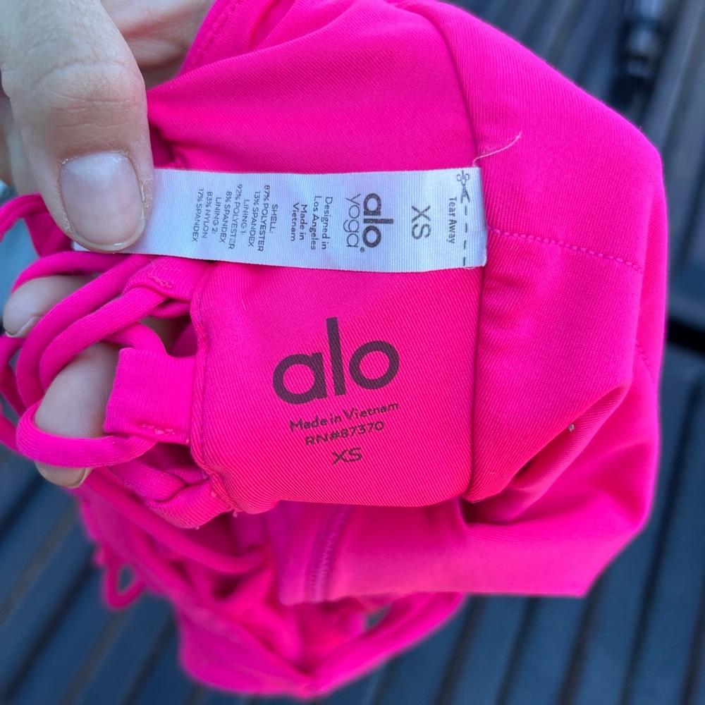 ALO Yoga Hot Pink Strappy Crop Tank - Picture 3 of 3